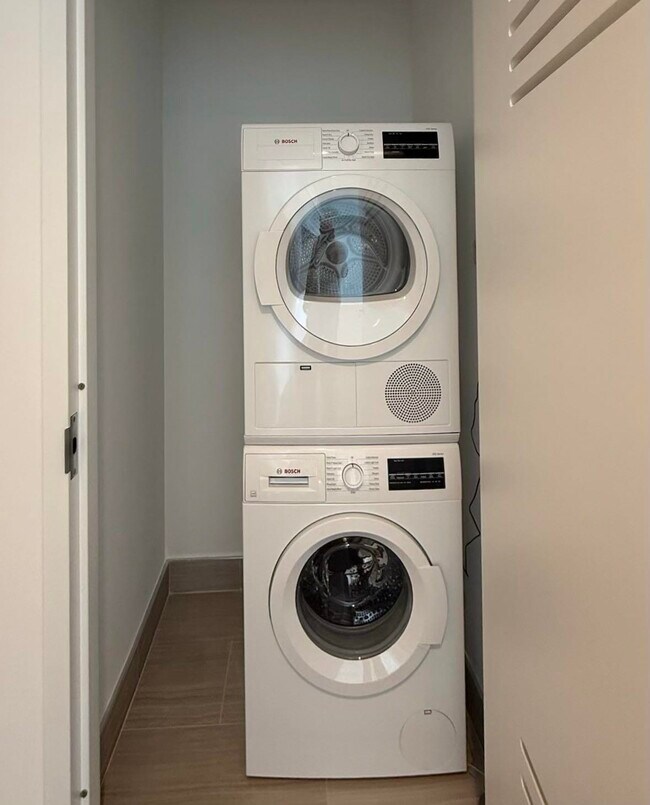 Photo - 99 Hudson St Unit 4205