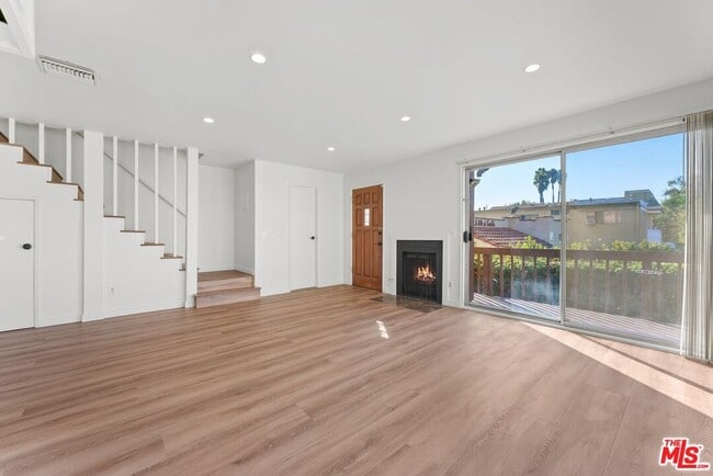 Photo - 5827 Tujunga Ave Unit 1