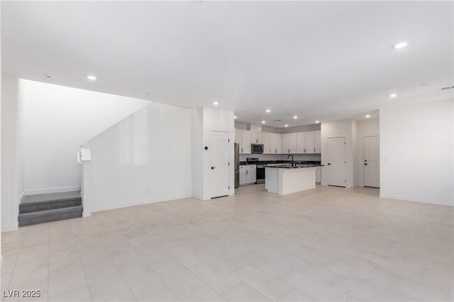 Photo - 2611 Aversa St