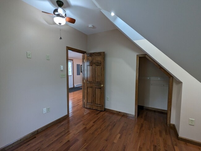 Photo - 1 Bedroom, 1 bath Unit Available in Bedfor...