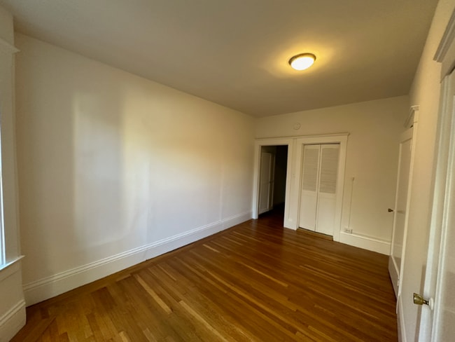 Photo - 2020 Franklin St Unit 4