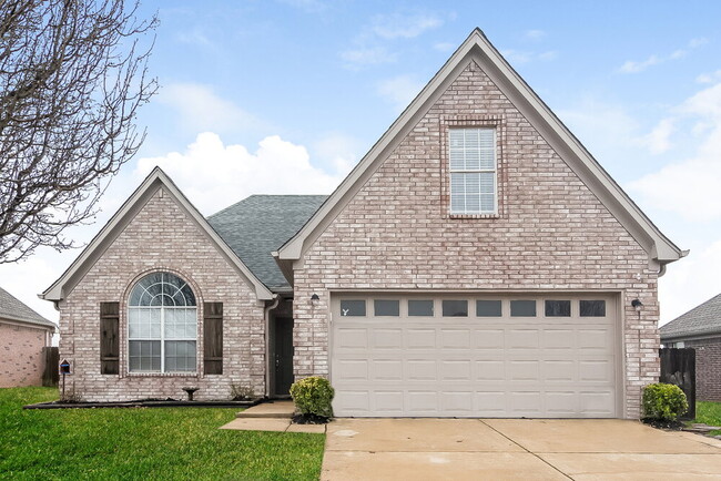 Photo - 1079 Fredrick Dr House