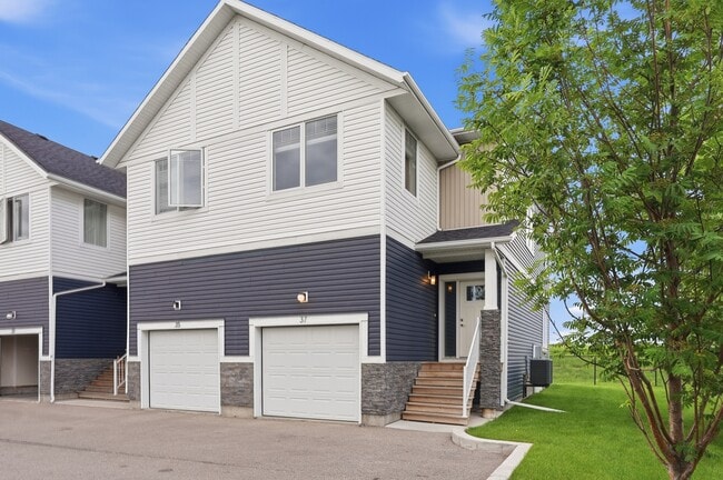 Building Photo - 510 Kloppenburg Cres