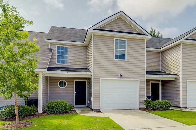 3 Bedroom, 2.5 Bathroom Townhome in The Cove! - 3 Bedroom, 2.5 Bathroom Townhome in The Cove!