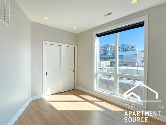 Photo - 1051 W Cornelia Ave Unidad 402