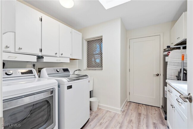 Photo - 2125 Marina Dr