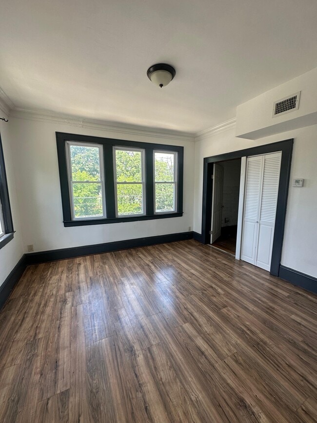 Photo - 78 S Devine St