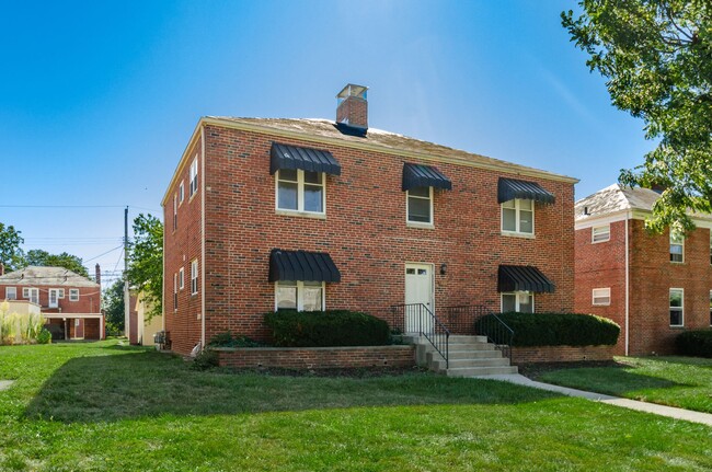 Building Photo - 1448 Elmwood Ave Unit A Rental
