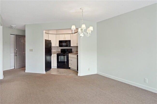 Photo - 286 Moss Oak Cir