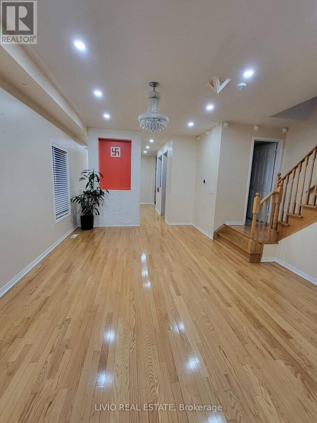 Photo - 14 Pennyroyal Crescent