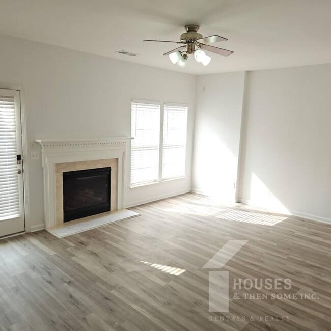 Photo - 151 Spring Crossing Cir