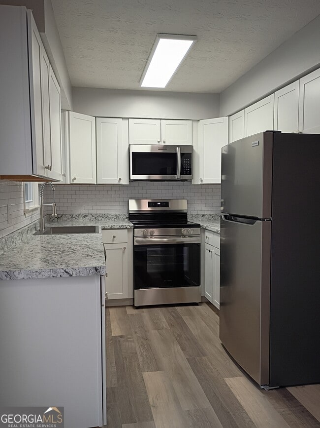 Photo - 10 Oak Mt Dr