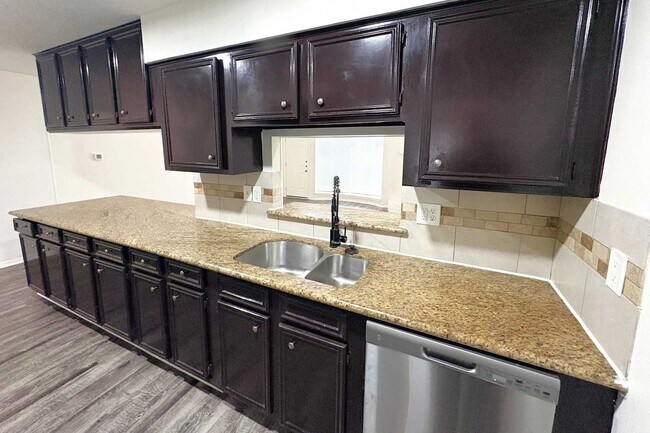 Photo - 206 Brandywyne Dr