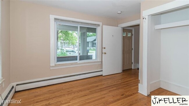 Photo - 914 Woodlawn Ave
