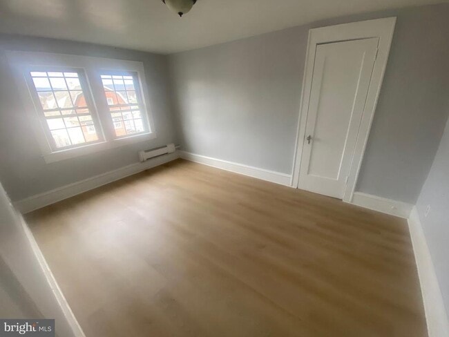 Building Photo - 109 N Thomas Ave Unit 6