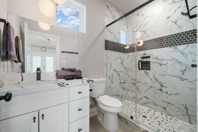 Photo - 8521 Brandon St