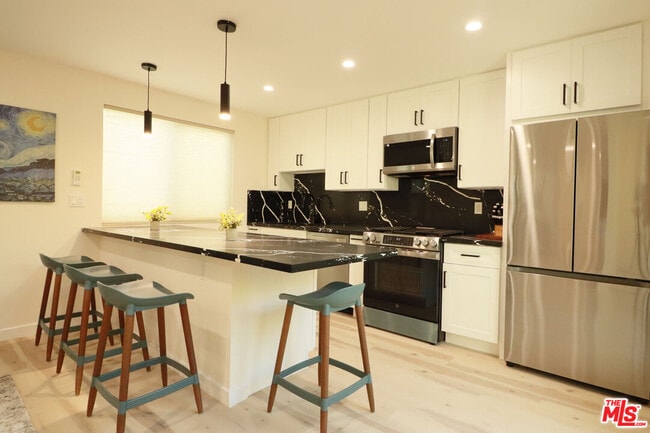 Photo - 918 N San Vicente Blvd