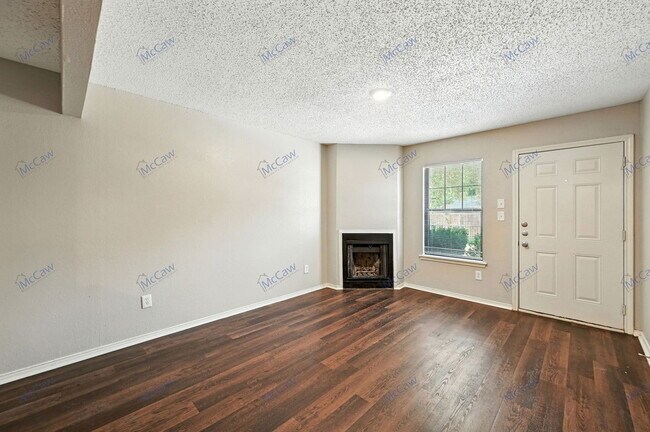 Photo - 210 Rolston Rd