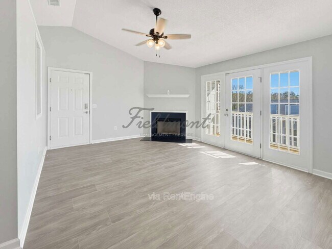 Photo - 107 Pelham Square Way