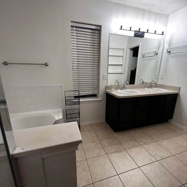 Photo - 4512 Claret Ct