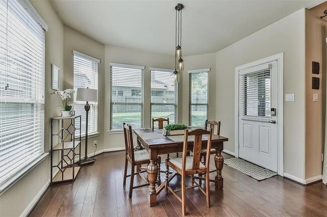 Photo - 143 Deerfield Meadow Dr