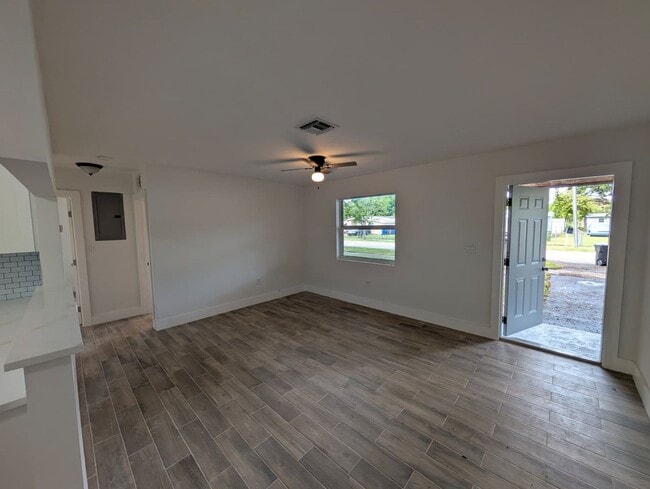 Photo - Bright & Updated Rental Near Downtown Fort Lauderdale