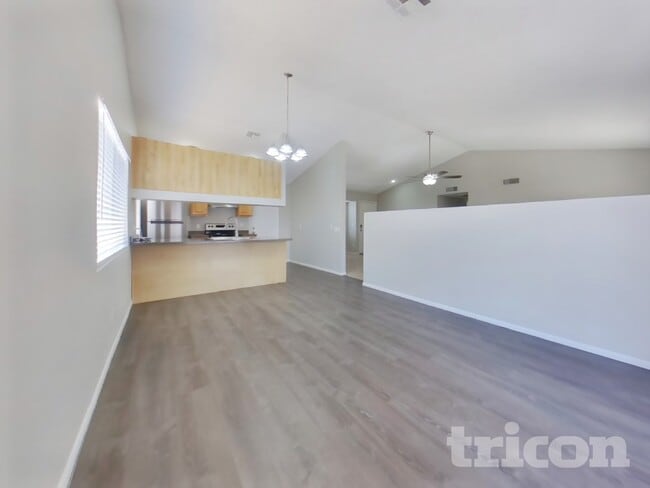 Photo - 1010 W Blackhawk Dr