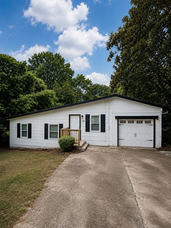 Photo - 1648 Mary George Ave NW