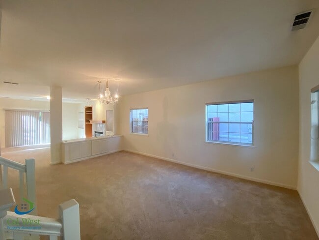 Photo - 855 Jackson St