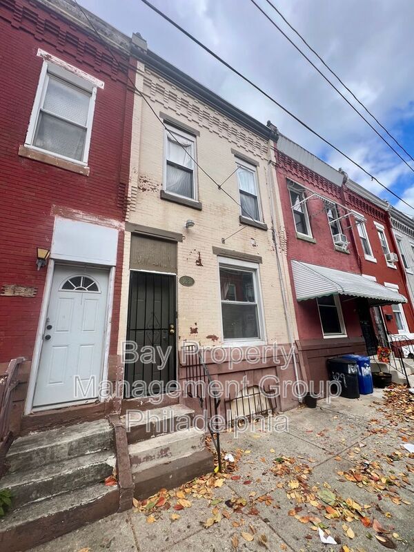Photo - 1631 Edgley St
