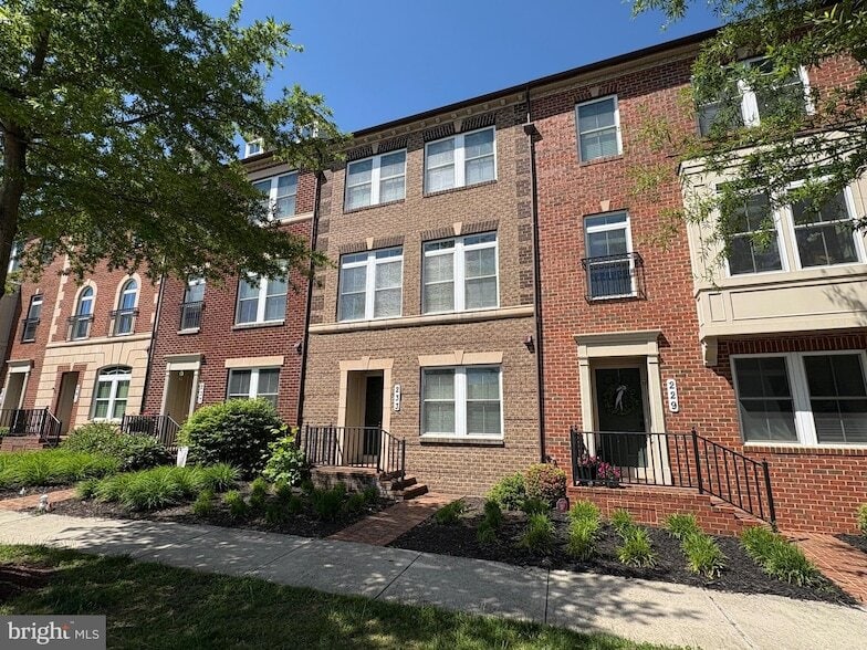Photo - 233 Parkview Ave