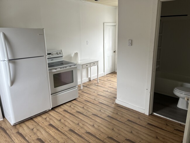 Photo - 329 Gordon St Apartments Unit 329.5