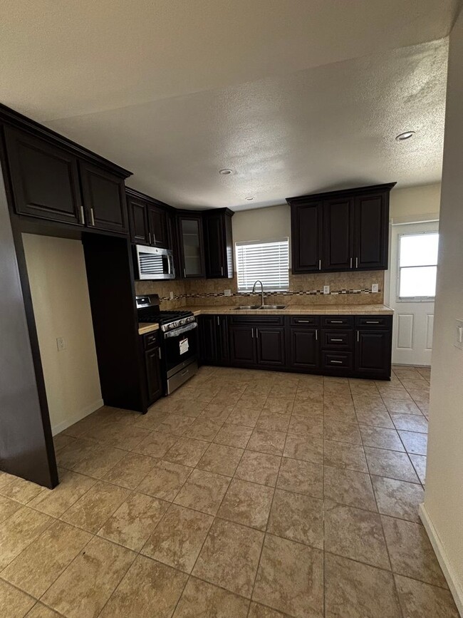 Building Photo - 232-248 Wolff Street Unit 234 Wolff Street A Rental