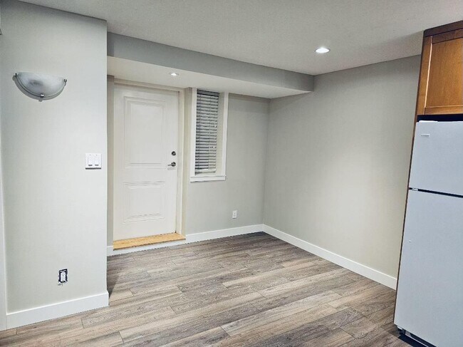 Photo - 281-172A 172A St