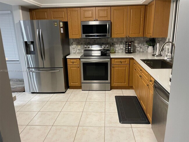 Photo - 980 NW 79th Terrace