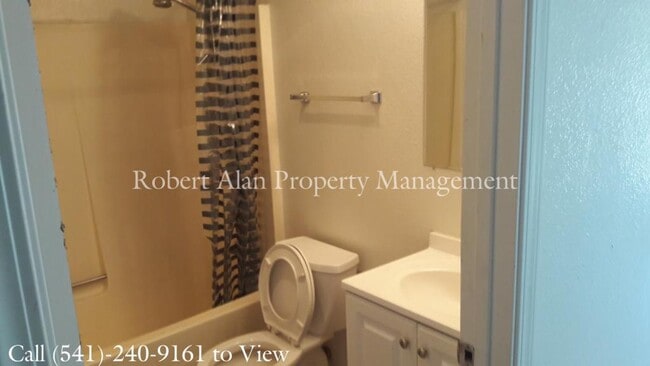 Photo - 713 SE 7th St