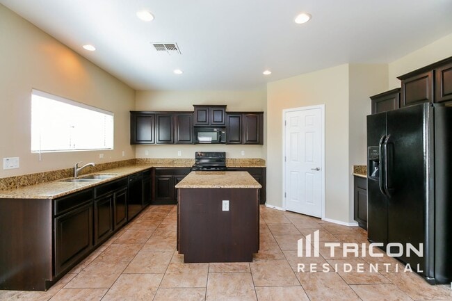 Photo - 43009 W Kristal Ln