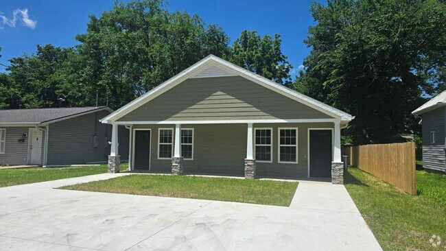 Building Photo - 412 Maple St Unit 412 Maple St A Rental