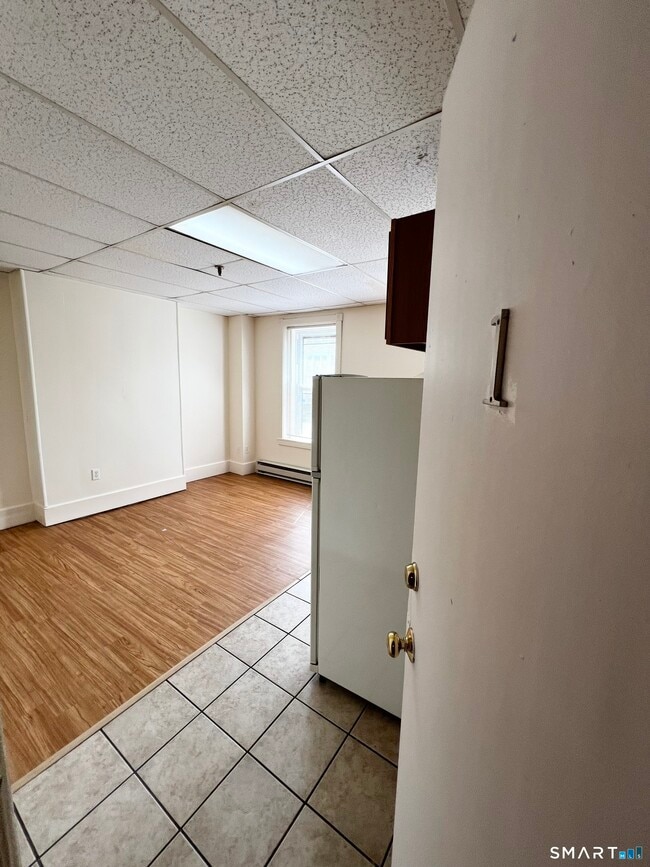 696 Main St Unit B1
