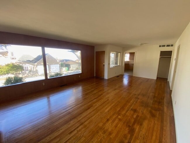 Photo - 1051 Shell Ave