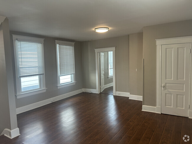 Building Photo - 4130 colerain ave Unit Apt 2