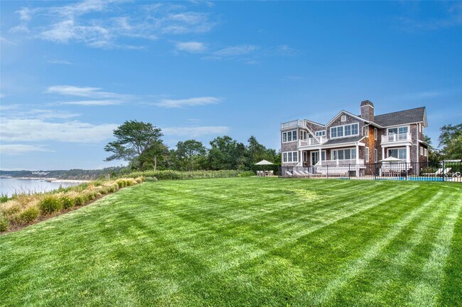 Photo - 1000 Sound Dr