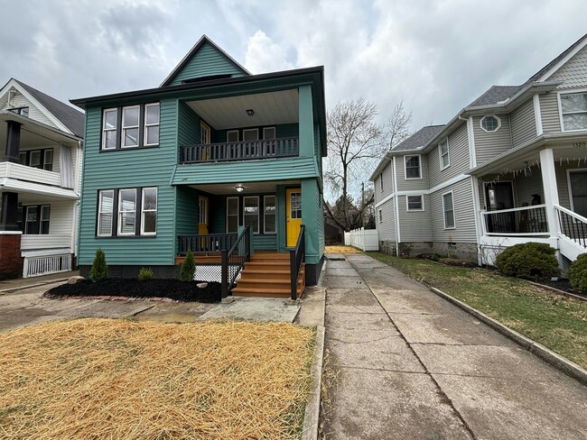Photo - 1326 W 110th St