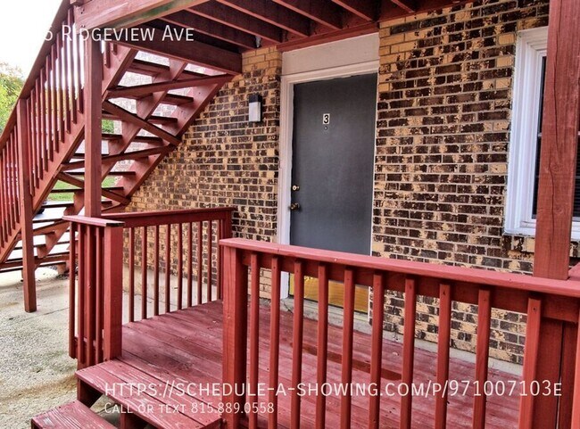 Photo - 335 Ridgeview Ave