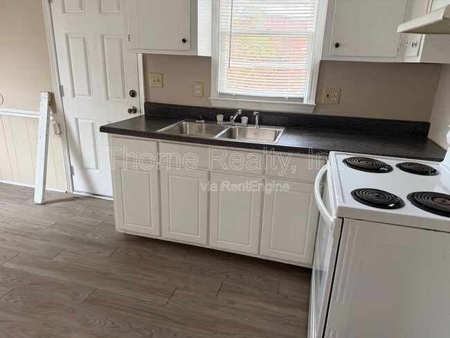 Photo - 1405 Cooper St