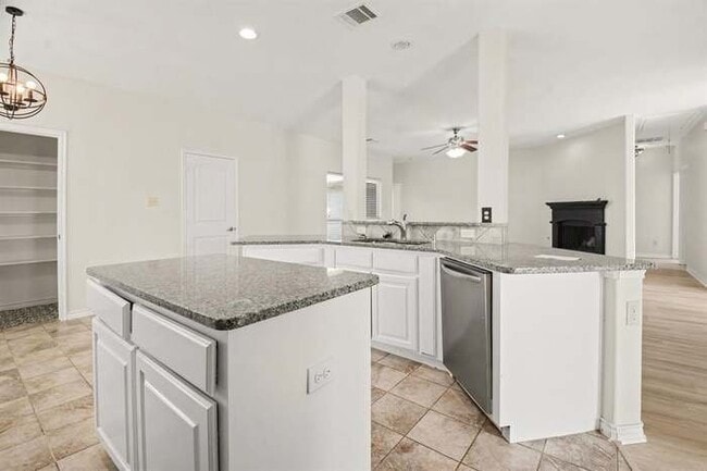Photo - 908 Lincoln Dr