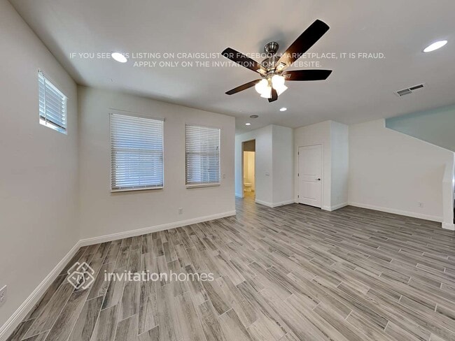 Photo - 242 N 69th Pl