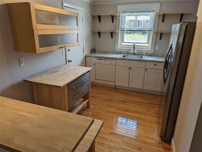 70 Carroll Ave Unit 111