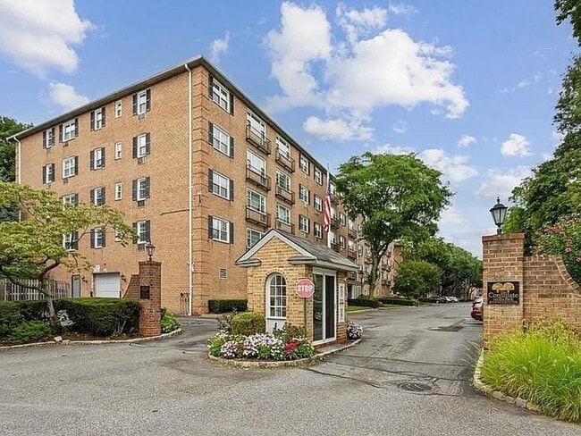 Photo - 1 Consulate Dr Condo Unit 4-M