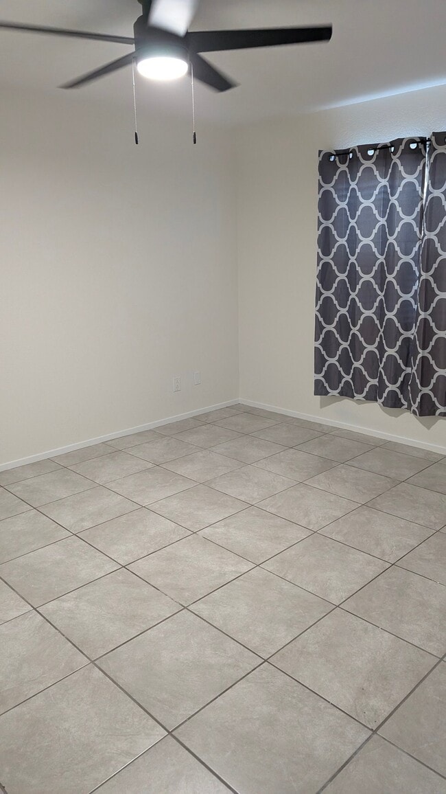 Photo - 841 Avenue A Unidad Apt B